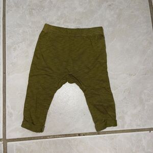 1380. Starting out legging size newborn